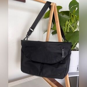 Lululemon All Night Festival Bag size Large